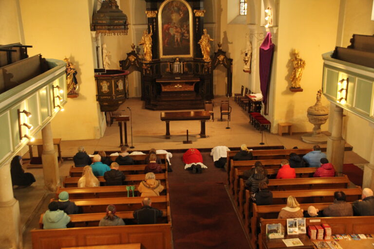 Velkopáteční liturgie: Kořeny – struktura – symboly & život